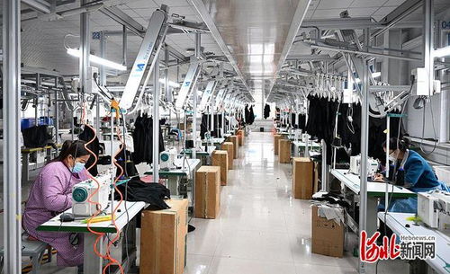微工廠織就家門口的“致富網”——服裝服飾零售如何助力就近就業與增收