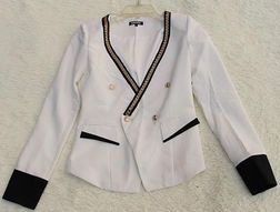 《潮流風向標 千百惠外貿精品服飾店——批發零售雙驅動，引領時尚新潮流》